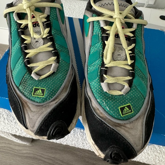 FYE 98 ‘signal core’ Adidas sneakers - Picture 2 of 7